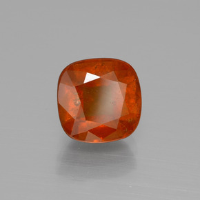 3.46カラットの天然シナモンオレンジヘソナイトガーネット（8.1×8.1 mm・クッションカット）