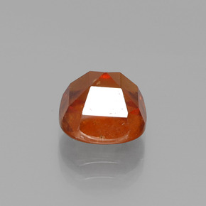 3.46カラットの天然シナモンオレンジヘソナイトガーネット（8.1×8.1 mm・クッションカット）