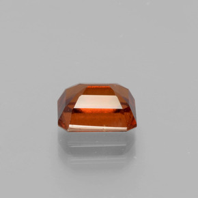 2.22カラットの天然シナモンオレンジヘソナイトガーネット（8×6.1 mm・エメラルドカット）