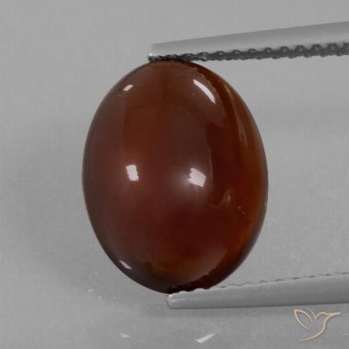 5.12カラットの天然赤みがかった茶ヘソナイトガーネット（12.8×10 mm・オーバルカット）