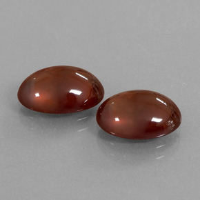 カラットの天然オレンジヘソナイトガーネット（11×8.2 mm・オーバルカット）