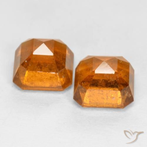 Shop natural 3.16ct アンバーオレンジ ヘソナイトガーネット gems, 八角形 / エメラルドカット, from マダガスカル at GemSelect. In stock, global shipping!