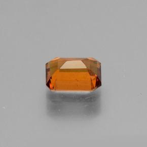 1.29カラットの天然シナモンオレンジヘソナイトガーネット（7×5.3 mm・エメラルドカット）