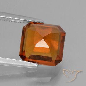 2.59カラットの天然赤みがかったオレンジヘソナイトガーネット、八角形 / エメラルドカット、VS