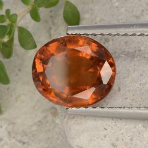 2.79カラットの天然アンバーオレンジヘソナイトガーネット（9.1×7.7 mm・オーバルカット）