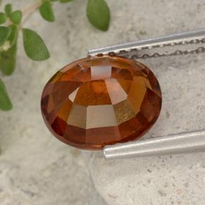 2.79カラットの天然アンバーオレンジヘソナイトガーネット（9.1×7.7 mm・オーバルカット）