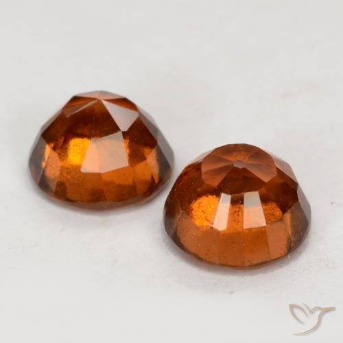 Shop natural 2.50ct アンバーオレンジ ヘソナイトガーネット gems, ラウンド, from スリランカ at GemSelect. In stock, global shipping!