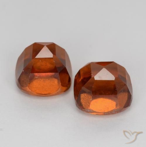 Shop natural 3.30ct アンバーオレンジ ヘソナイトガーネット gems, クッション, from マダガスカル at GemSelect. In stock, global shipping!