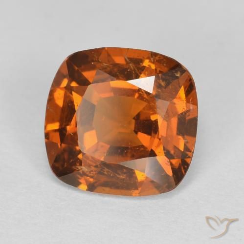 1.74カラットの天然Medium Dark-Orangeヘソナイトガーネット、クッション、VVS-VS
