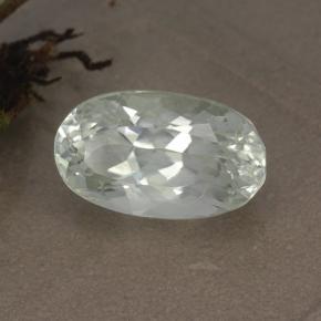 5.18カラットの天然薄いグリーンヒデナイト（12.8×7.6 mm・オーバルカット）