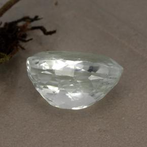 5.18カラットの天然薄いグリーンヒデナイト（12.8×7.6 mm・オーバルカット）