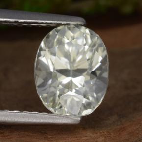 2.60カラットの天然ライトグリーンヒデナイト、オーバルカット、VVS-VS