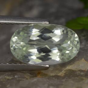 3.32カラットの天然ライトグリーンヒデナイト、オーバルカット、VVS-VS