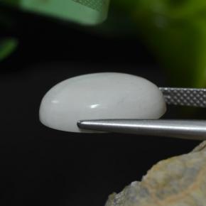 8.56カラットの天然灰色がかった白ハウライト、オーバルカット、オペーク