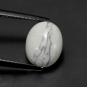 2.69カラットの天然灰色がかった白ハウライト（10.1×8 mm・オーバルカット）