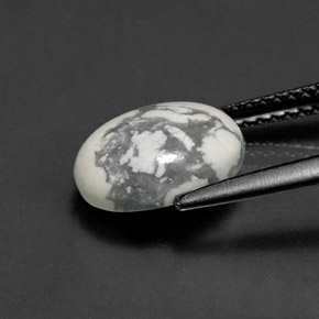 2.66カラットの天然灰色がかった白ハウライト、オーバルカット、オペーク