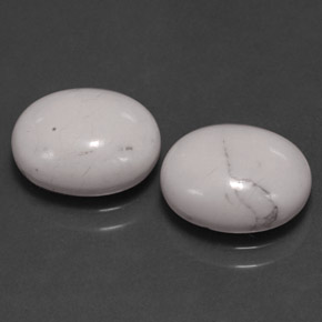 カラットの天然灰色がかった白ハウライト（10.1×8.1 mm・オーバルカット）