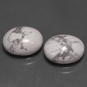 カラットの天然灰色がかった白ハウライト（10.1×8 mm・オーバルカット）