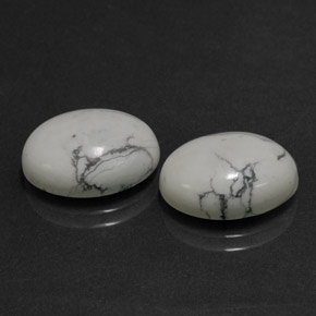 カラットの天然灰色がかった白ハウライト（14.2×10.2 mm・オーバルカット）