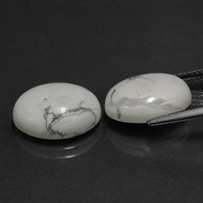 カラットの天然灰色がかった白ハウライト（14.2×10.2 mm・オーバルカット）