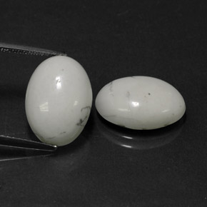 カラットの天然灰色がかった白ハウライト（14.3×10.3 mm・オーバルカット）