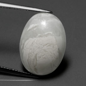 10.33カラットの天然灰色がかった白ハウライト（18.3×13.4 mm・オーバルカット）