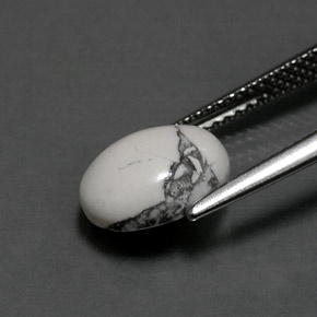 2.60カラットの天然灰色がかった白ハウライト（10×8 mm・オーバルカット）