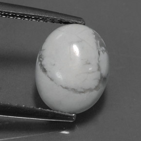 2.49カラットの天然灰色がかった白ハウライト（10.1×8 mm・オーバルカット）