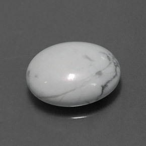 2.55カラットの天然灰色がかった白ハウライト（10.1×8.1 mm・オーバルカット）