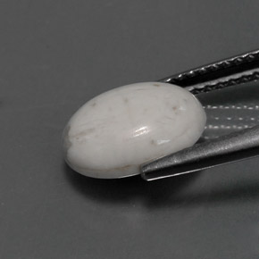 2.32カラットの天然灰色がかった白ハウライト（10×8 mm・オーバルカット）