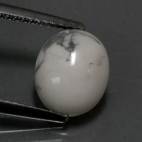 2.30カラットの天然灰色がかった白ハウライト（9.5×7.9 mm・オーバルカット）