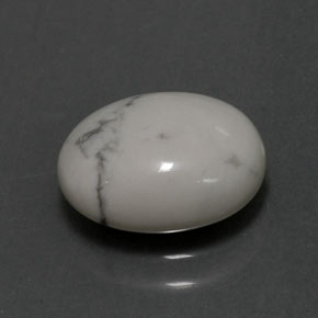 2.52カラットの天然灰色がかった白ハウライト（10.1×8 mm・オーバルカット）
