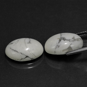 0.00カラットの天然灰色がかった白ハウライト、楕円形、オペーク