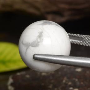 23.14カラットの天然マルチカラーホワイトハウライト、球体 / ボール、オペーク