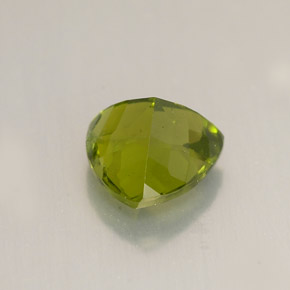 1.80カラットの天然オリーブグリーンアイドクレース（7.5×7.5 mm・トリリアント）