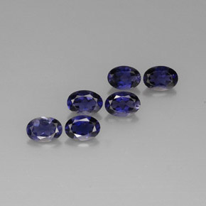 カラットの天然バイオレットブルーアイオライト（7.1×5.1 mm・オーバルカット）