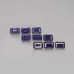 カラットの天然バイオレットブルーアイオライト（6.1×4 mm・エメラルドカット）