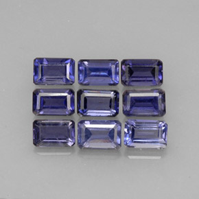 カラットの天然バイオレットブルーアイオライト（6.2×4.1 mm・エメラルドカット）