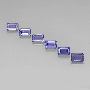 カラットの天然バイオレットブルーアイオライト（6×4.1 mm・エメラルドカット）