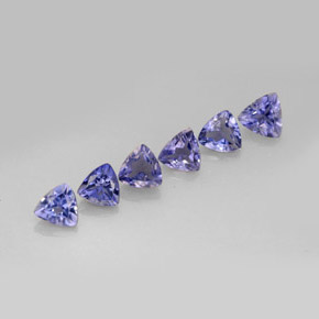 カラットの天然バイオレットブルーアイオライト（4.1x4.1 mm・トリリアント）