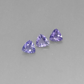 カラットの天然バイオレットアイオライト（4×3.8 mm・トリリアント）
