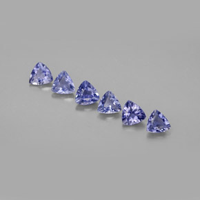 カラットの天然バイオレットブルーアイオライト（3.9×3.7 mm・トリリアント）