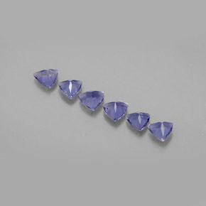 カラットの天然バイオレットブルーアイオライト（3.9×3.7 mm・トリリアント）