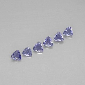 カラットの天然バイオレットブルーアイオライト（4×3.8 mm・トリリアント）