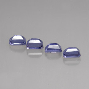 カラットの天然バイオレットブルーアイオライト（5.1×3.2 mm・エメラルドカット）