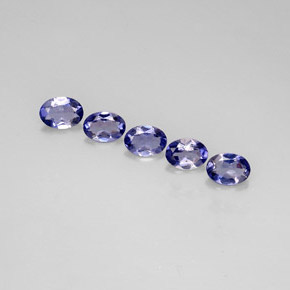 カラットの天然バイオレットブルーアイオライト（7×5.1 mm・オーバルカット）