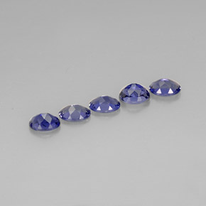 カラットの天然バイオレットブルーアイオライト（7.5×5.1 mm・オーバルカット）