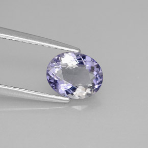 0.89カラットの天然バイオレットアイオライト（7.4×6 mm・オーバルカット）