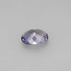 0.89カラットの天然バイオレットアイオライト（7.4×6 mm・オーバルカット）