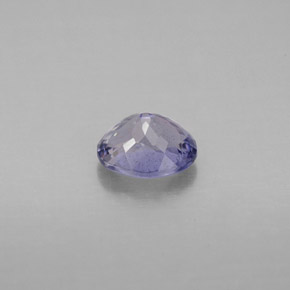 0.65カラットの天然バイオレットアイオライト（6.3×5.2 mm・オーバルカット）